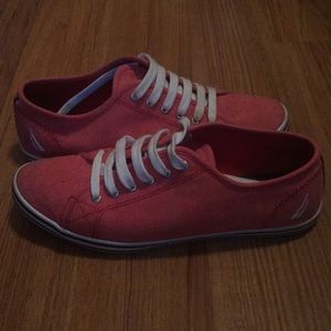 Brand new Nautica sneakers!🛥